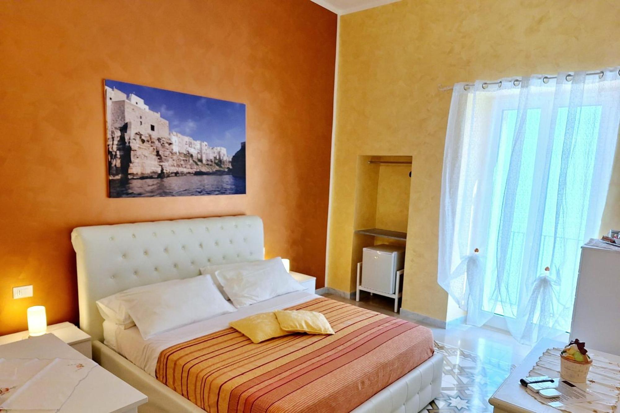 Donatella Bed And Breakfast Полиньяно-а-Маре Экстерьер фото